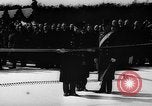 Image Ouverture du pont à partir de Medvedov Vámosszabadi Hongrie, 1942, de la seconde 12 séquences d'archives historiques vidéo 65675069947