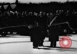Image Ouverture du pont à partir de Medvedov Vámosszabadi Hongrie, 1942, de la seconde 13 séquences d'archives historiques vidéo 65675069947