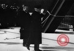 Image Ouverture du pont à partir de Medvedov Vámosszabadi Hongrie, 1942, de la seconde 16 séquences d'archives historiques vidéo 65675069947