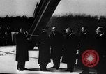 Image Ouverture du pont à partir de Medvedov Vámosszabadi Hongrie, 1942, de la seconde 18 séquences d'archives historiques vidéo 65675069947