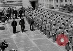 Standbild policewomen Tokio Japan, 1946, aus Sekunde 25 historischem Filmmaterial Videoclip 65675069952