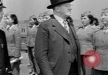 Standbild policewomen Tokio Japan, 1946, aus Sekunde 35 historischem Filmmaterial Videoclip 65675069952