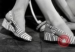 Standbild fashion parade New York City USA, 1946, aus Sekunde 40 historischem Filmmaterial Videoclip 65675069953