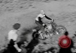 Immagine di Motociclo hill climbing Wenatchee Washington USA, 1946, secondo 20 filmato di repertorio 65675069955