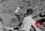 Immagine di Motociclo hill climbing Wenatchee Washington USA, 1946, secondo 29 filmato di repertorio 65675069955