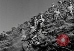 Immagine di Motociclo hill climbing Wenatchee Washington USA, 1946, secondo 57 filmato di repertorio 65675069955