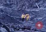 Immagine di I geologi Washington Mount Saint Helens USA, 1980, secondo 12 filmato di repertorio 65675069957