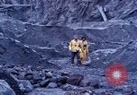 Immagine di I geologi Washington Mount Saint Helens USA, 1980, secondo 15 filmato di repertorio 65675069957