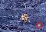 Immagine di I geologi Washington Mount Saint Helens USA, 1980, secondo 17 filmato di repertorio 65675069957