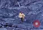Immagine di I geologi Washington Mount Saint Helens USA, 1980, secondo 18 filmato di repertorio 65675069957
