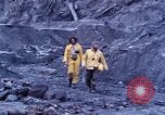 Immagine di I geologi Washington Mount Saint Helens USA, 1980, secondo 20 filmato di repertorio 65675069957