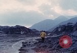 Immagine di I geologi Washington Mount Saint Helens USA, 1980, secondo 35 filmato di repertorio 65675069957