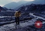 Immagine di I geologi Washington Mount Saint Helens USA, 1980, secondo 41 filmato di repertorio 65675069957