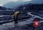 Immagine di I geologi Washington Mount Saint Helens USA, 1980, secondo 42 filmato di repertorio 65675069957