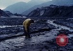 Immagine di I geologi Washington Mount Saint Helens USA, 1980, secondo 43 filmato di repertorio 65675069957