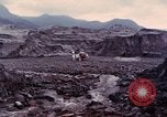 Immagine di I geologi Washington Mount Saint Helens USA, 1980, secondo 26 filmato di repertorio 65675069958