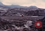 Immagine di I geologi Washington Mount Saint Helens USA, 1980, secondo 29 filmato di repertorio 65675069958