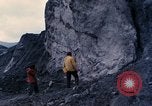 Standbild Geologen Washington Mount Saint Helens USA, 1980, aus Sekunde 5 historischem Filmmaterial Videoclip 65675069960