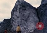Standbild Geologen Washington Mount Saint Helens USA, 1980, aus Sekunde 8 historischem Filmmaterial Videoclip 65675069960