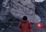 Standbild Geologen Washington Mount Saint Helens USA, 1980, aus Sekunde 25 historischem Filmmaterial Videoclip 65675069960