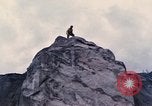 Standbild Geologen Washington Mount Saint Helens USA, 1980, aus Sekunde 32 historischem Filmmaterial Videoclip 65675069960