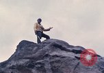 Standbild Geologen Washington Mount Saint Helens USA, 1980, aus Sekunde 35 historischem Filmmaterial Videoclip 65675069960