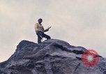 Standbild Geologen Washington Mount Saint Helens USA, 1980, aus Sekunde 39 historischem Filmmaterial Videoclip 65675069960