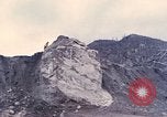 Standbild Geologen Washington Mount Saint Helens USA, 1980, aus Sekunde 46 historischem Filmmaterial Videoclip 65675069960