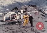 Standbild Geologen Washington Mount Saint Helens USA, 1980, aus Sekunde 49 historischem Filmmaterial Videoclip 65675069960