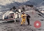 Standbild Geologen Washington Mount Saint Helens USA, 1980, aus Sekunde 52 historischem Filmmaterial Videoclip 65675069960