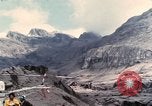 Standbild Geologen Washington Mount Saint Helens USA, 1980, aus Sekunde 57 historischem Filmmaterial Videoclip 65675069960