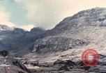 Standbild Geologen Washington Mount Saint Helens USA, 1980, aus Sekunde 59 historischem Filmmaterial Videoclip 65675069960