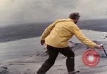 Standbild Geologen Washington Mount Saint Helens USA, 1980, aus Sekunde 8 historischem Filmmaterial Videoclip 65675069961