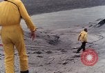Standbild Geologen Washington Mount Saint Helens USA, 1980, aus Sekunde 13 historischem Filmmaterial Videoclip 65675069961