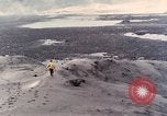 Standbild Geologen Washington Mount Saint Helens USA, 1980, aus Sekunde 21 historischem Filmmaterial Videoclip 65675069961