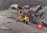 Standbild Geologen Washington Mount Saint Helens USA, 1980, aus Sekunde 29 historischem Filmmaterial Videoclip 65675069961