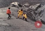 Standbild Geologen Washington Mount Saint Helens USA, 1980, aus Sekunde 34 historischem Filmmaterial Videoclip 65675069961