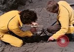 Standbild Geologen Washington Mount Saint Helens USA, 1980, aus Sekunde 45 historischem Filmmaterial Videoclip 65675069961