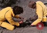 Standbild Geologen Washington Mount Saint Helens USA, 1980, aus Sekunde 46 historischem Filmmaterial Videoclip 65675069961