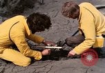Standbild Geologen Washington Mount Saint Helens USA, 1980, aus Sekunde 47 historischem Filmmaterial Videoclip 65675069961