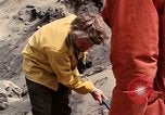 Immagine di I geologi Washington Mount Saint Helens USA, 1980, secondo 34 filmato di repertorio 65675069962