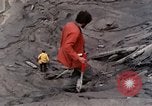 Immagine di I geologi Washington Mount Saint Helens USA, 1980, secondo 60 filmato di repertorio 65675069962