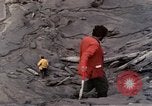 Immagine di I geologi Washington Mount Saint Helens USA, 1980, secondo 61 filmato di repertorio 65675069962
