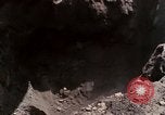 Standbild Geologen Washington Mount Saint Helens USA, 1980, aus Sekunde 25 historischem Filmmaterial Videoclip 65675069964