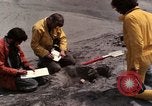 Standbild Geologen Washington Mount Saint Helens USA, 1980, aus Sekunde 58 historischem Filmmaterial Videoclip 65675069964
