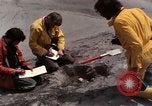Standbild Geologen Washington Mount Saint Helens USA, 1980, aus Sekunde 59 historischem Filmmaterial Videoclip 65675069964