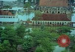 Immagine di Il fiume Mekong inondazioni città di Chau Doc in Vietnam durante la Guerra del Vietnam Chau Doc Vietnam del Sud, 1966, secondo 23 filmato di repertorio 65675069969