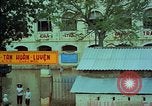 Immagine di Il fiume Mekong inondazioni città di Chau Doc in Vietnam durante la Guerra del Vietnam Chau Doc Vietnam del Sud, 1966, secondo 40 filmato di repertorio 65675069969
