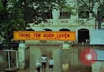 Immagine di Il fiume Mekong inondazioni città di Chau Doc in Vietnam durante la Guerra del Vietnam Chau Doc Vietnam del Sud, 1966, secondo 41 filmato di repertorio 65675069969