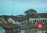 Immagine di Il fiume Mekong inondazioni città di Chau Doc in Vietnam durante la Guerra del Vietnam Chau Doc Vietnam del Sud, 1966, secondo 48 filmato di repertorio 65675069969
